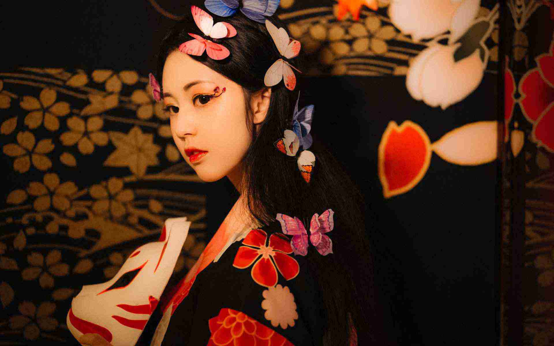 港股午評：恒生科技指數漲1.03% 碧桂園漲超27%